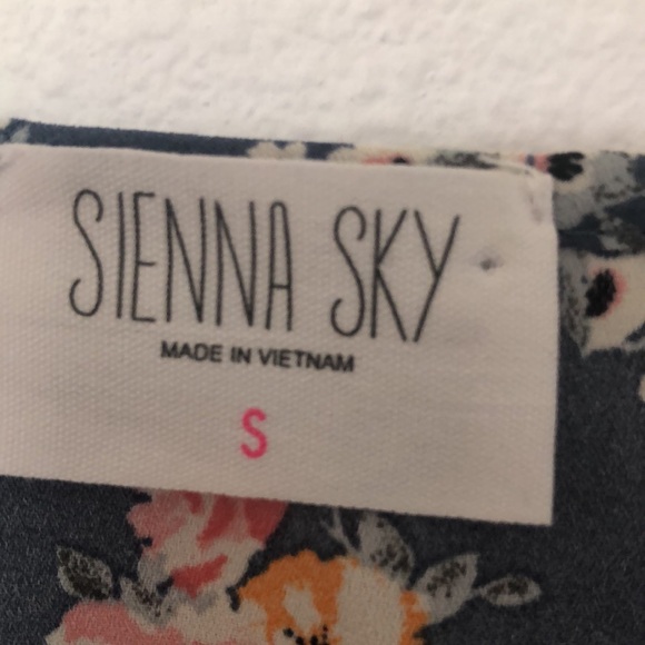 Floral Blouse - Picture 4 of 7